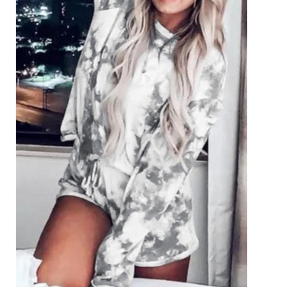 Black & White tie-dye long sleeve lounge set - Picture 4 of 5